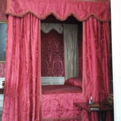 Four Poster Bed in the Hall