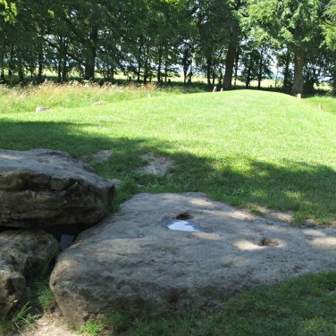 To show the length of the long barrow Wayland's Smithy