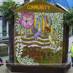 One side of the Buxtop well dressing