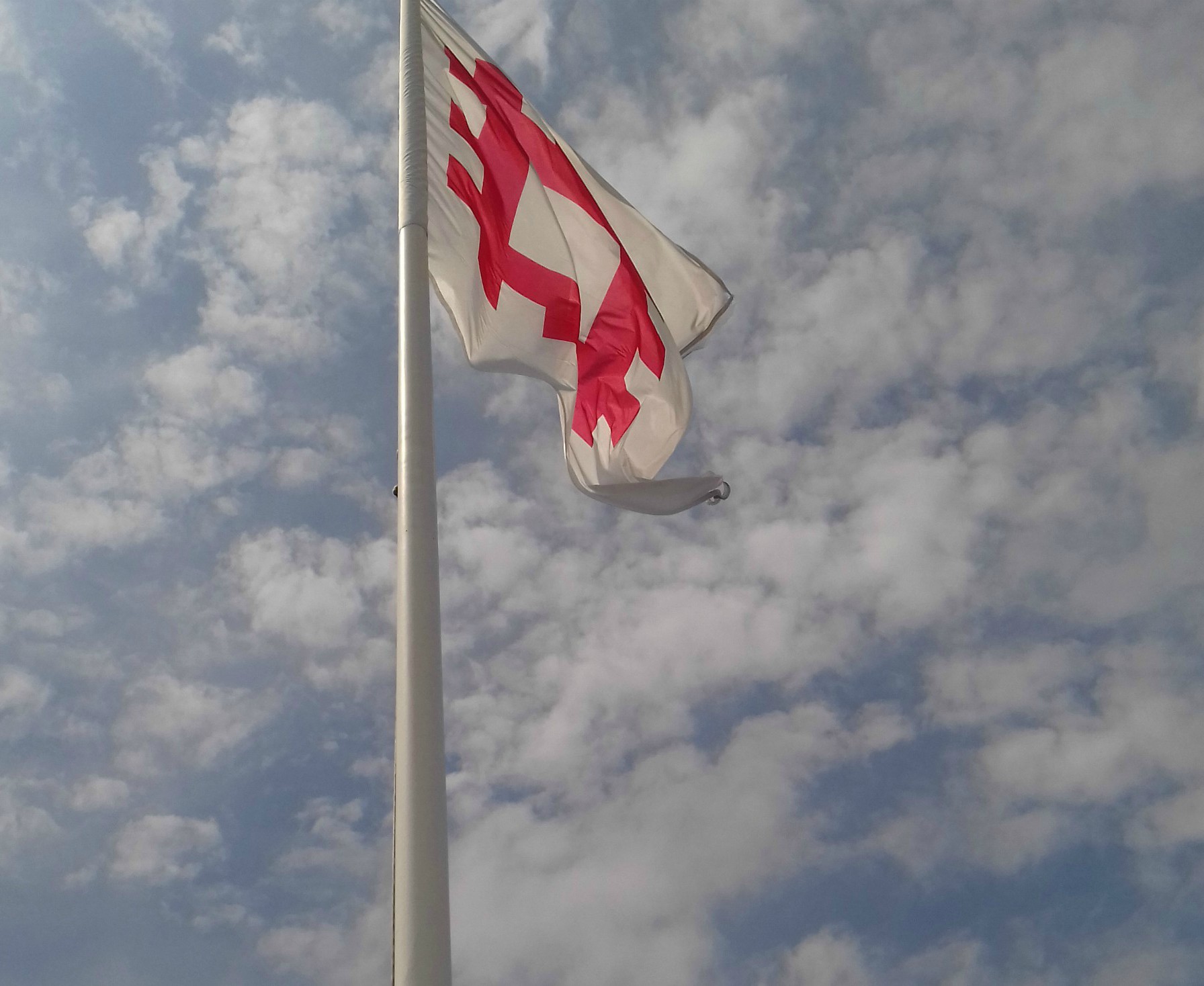English Heritage flag atop the keep 3
